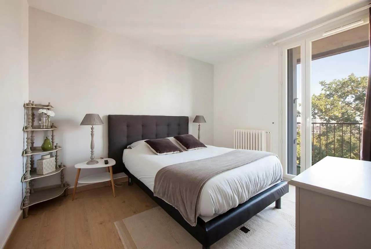 T4 Refait A Neuf Rennes, 3 Ch. Parking, 2 Balcons. Apartment